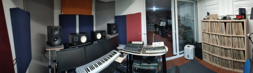 ELASTIC WAVES – "Recording Studio"